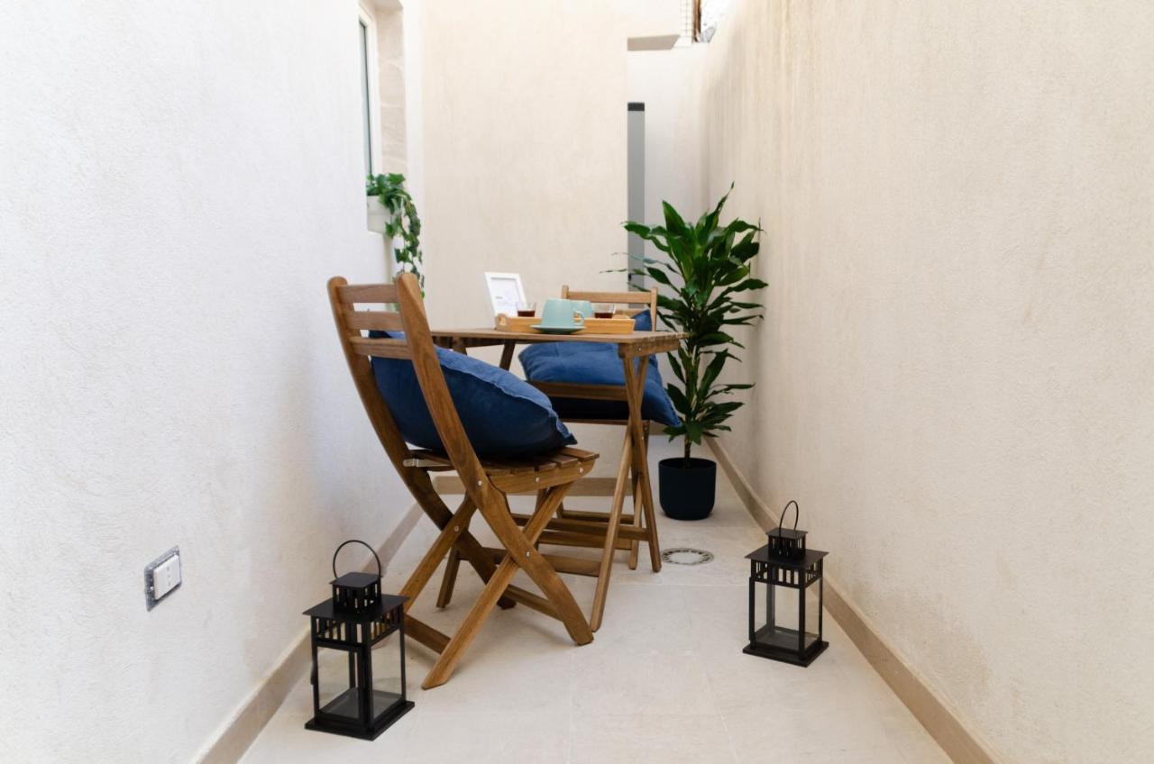 Modern Stone Apartment In The Heart Of Bari Zewnętrze zdjęcie