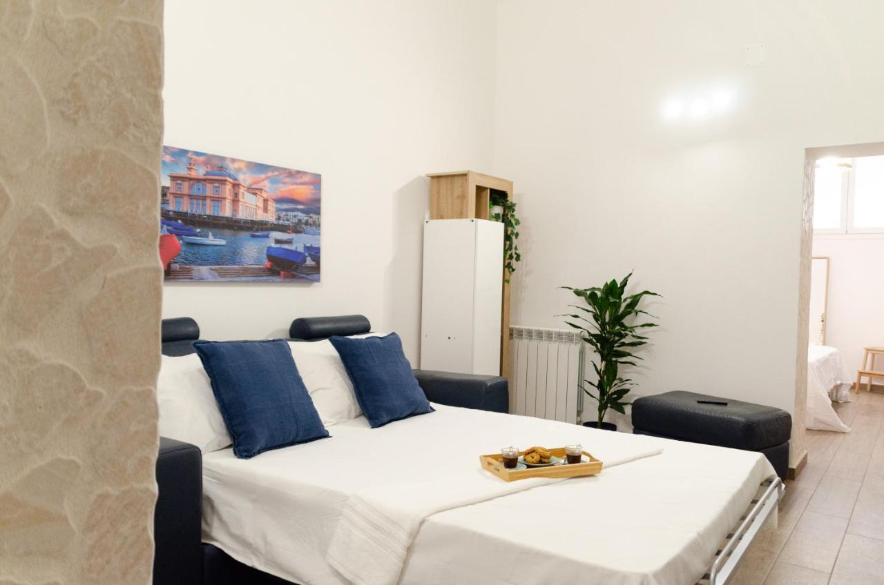 Modern Stone Apartment In The Heart Of Bari Zewnętrze zdjęcie